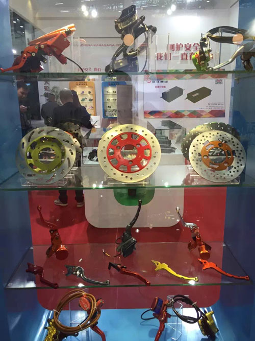 �Ɲɼ��F�_��չ